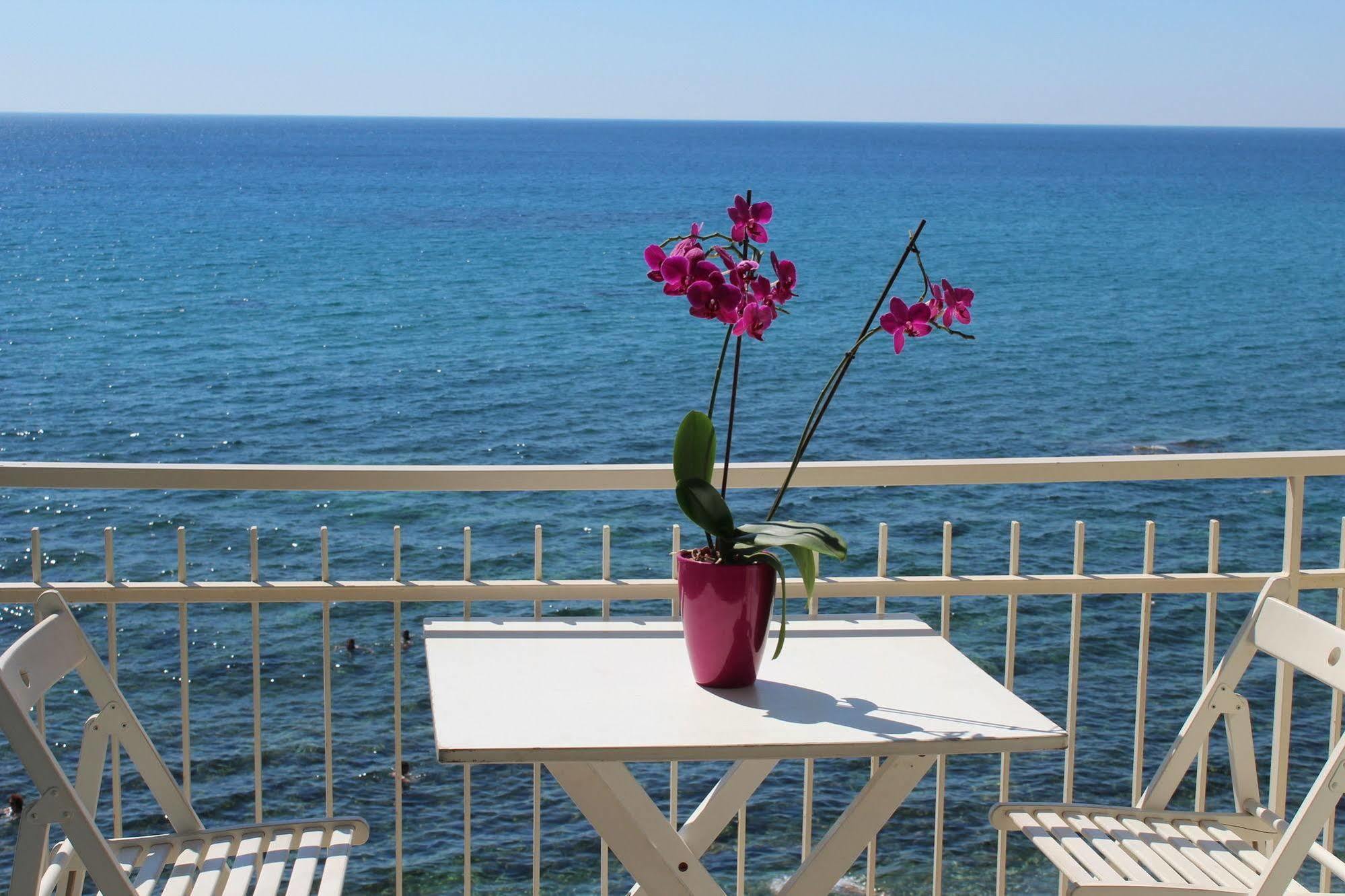 Nina B&B Giardini Naxos Εξωτερικό φωτογραφία